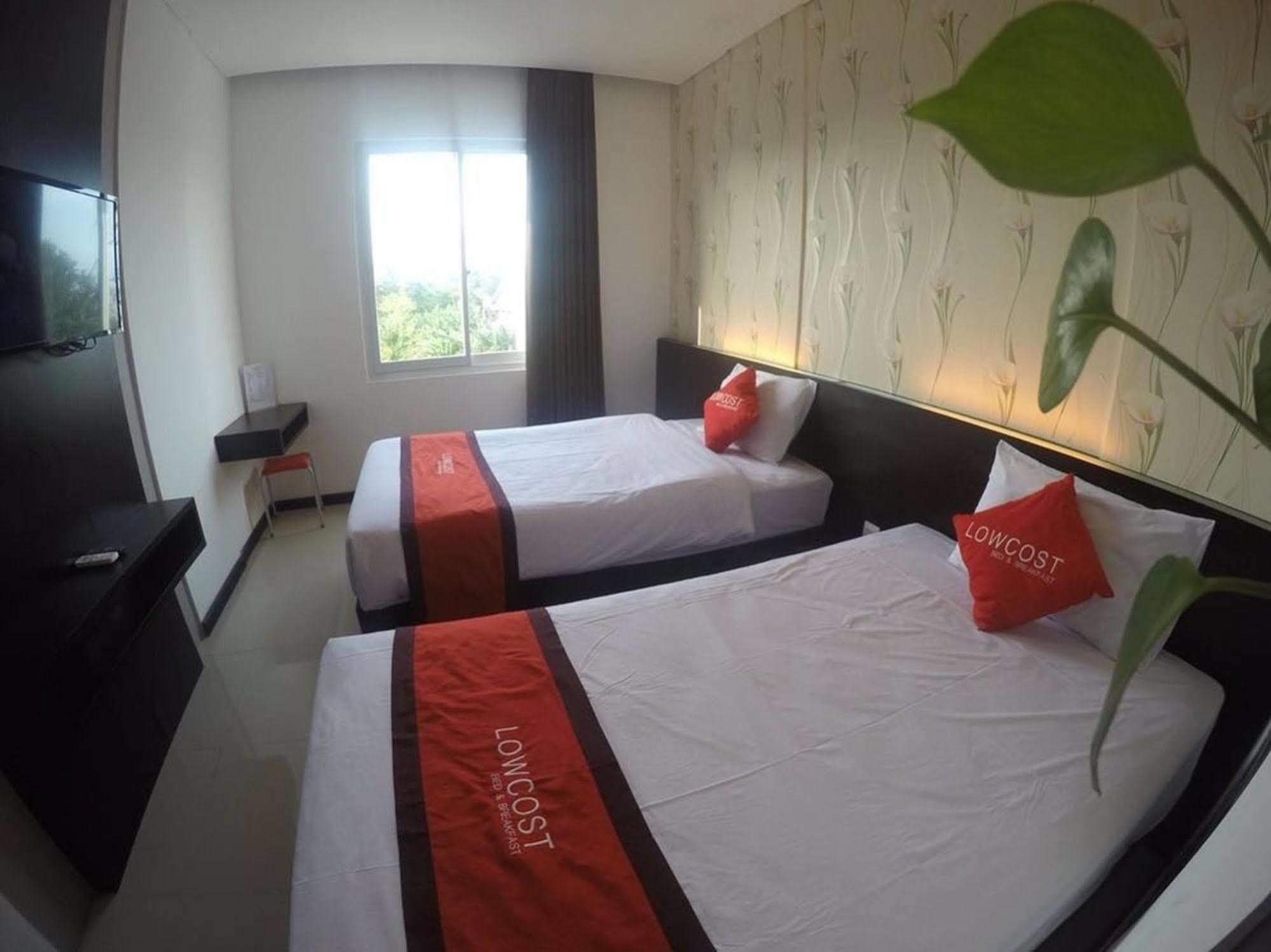 ジンバラン ローコスト ベッド＆ブレックファースト Bed & Breakfast エクステリア 写真